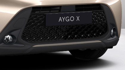 Aygo_X_Grille_Ginger
